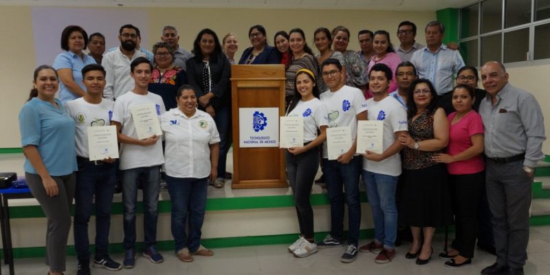 EL TECNM CAMPUS TAPACHULA ENTREGA RECONOCIMIENTOS A ESTUDIANTES QUE PROMUEVEN LA CAMPAÑA “TecNM 100% LIBRE DE PLÁSTICO DE UN SOLO USO”.