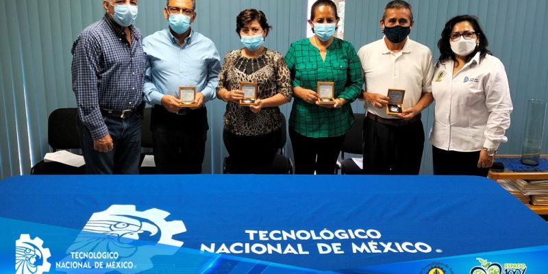 ENTREGA  DE MEDALLAS DEL RECONOCIMIENTO POR EL PREMIO NACIONAL DE ANTIGÜEDAD EN EL SERVICIO PÚBLICO